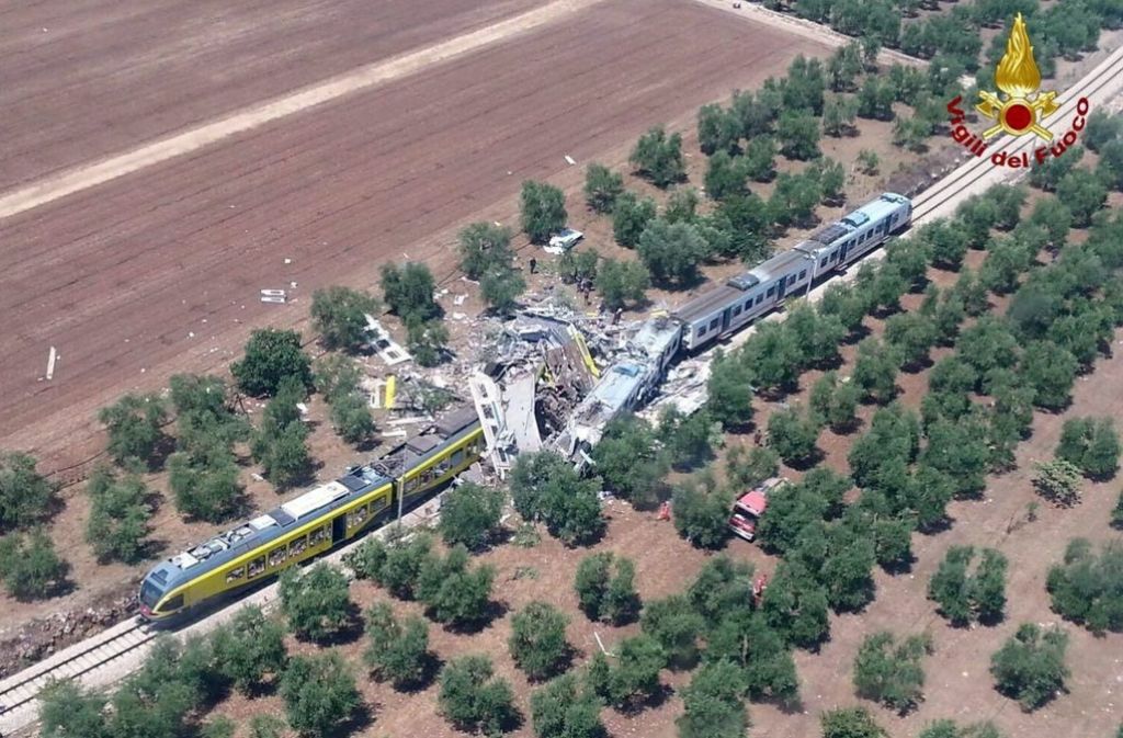 Bei einem Frontalzusammenstoß zweier Züge sind im Süden Italiens mehrere Menschen getötet worden. Foto:dpa