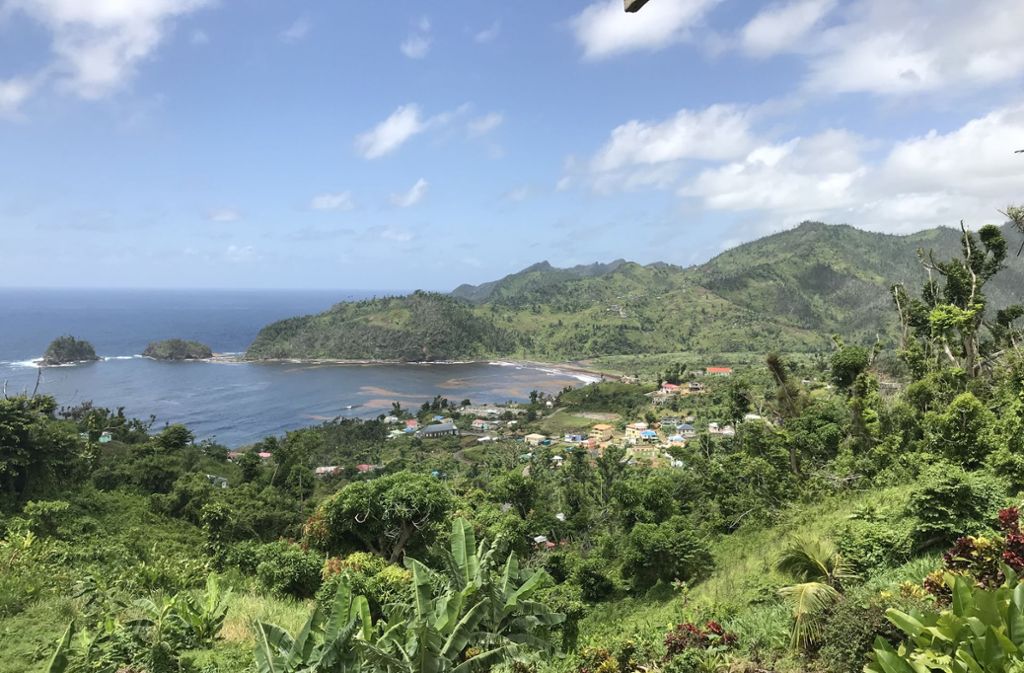 Wunderschön ist der Blick auf die atlantische Seite Dominicas.