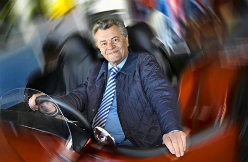 Im Beruf wie im Privaten hat Namenserfinder Manfred Gotta ein besonderes Faible für Autos: In seiner Garage steht  unter anderem ein Morgan Roadster. Foto: Lichtgut/Horst Rudel