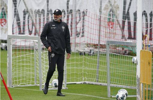 Der VfB-Trainer Pellegrino Matarazzo hat sich viel einfallen lassen, um die Stuttgarter gut auf die verbleibenden neun Spiele vorzubereiten. Foto: Baumann