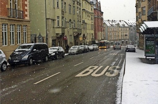 Die Bushaltestelle an der Ecke Olgastraße wird weiter nach oben verlegt. Foto: Nina Ayerle