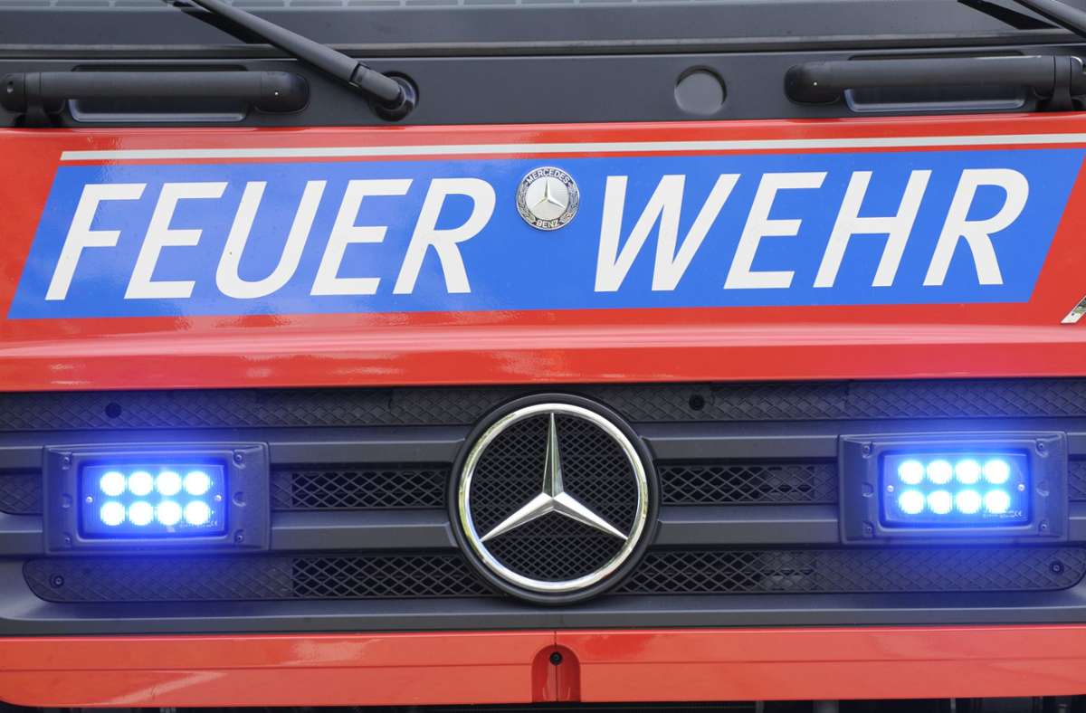 Bei dem Feuerwehreinsatz im Kirchheimer Schlossgymnasium waren insgesamt 13 Feuerwehrleute im Einsatz (Symbolfoto). Foto: picture alliance / dpa/Patrick Seeger