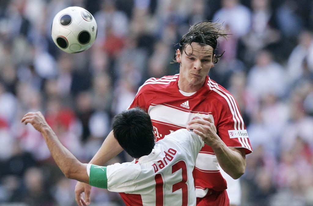Saison 2007/08: Der FC Bayern um Daniel van Buyten ist eine Nummer zu groß für Pavel Pardo und den VfB, siegt klar mit 4:1. Nach der Führung durch Luca Toni (8.) kann Antonio da Silva zwar schnell ausgleichen (19.), doch Mark van Bommel (55.) und Franck Ribéry per Doppelschlag (75./76.) machen den 4:1-Sieg für die Münchner perfekt.