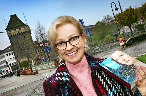 Die Stadtführerin und Autorin Petra Weber-Obrock kennt sich aus mit der Esslinger Ortsgeschichte. Foto: Ines Rudel