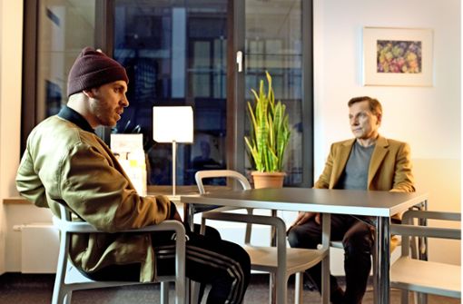 Der Banker und der Hip-Hop-Produzent: Edin Hasanovic als Jinn (links) und Richy Müller als Raimund in „Skylines“.Foto:Netflix/Christian Lüdeke Foto:  