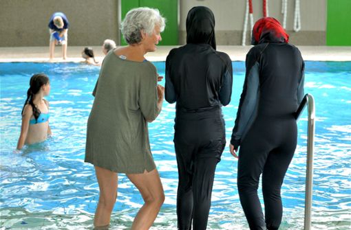 Zusätzlich zum Burkini hat eine Muslima in Backnang auch einen Gesichtsschleier getragen (Symbolbild). Foto: dpa