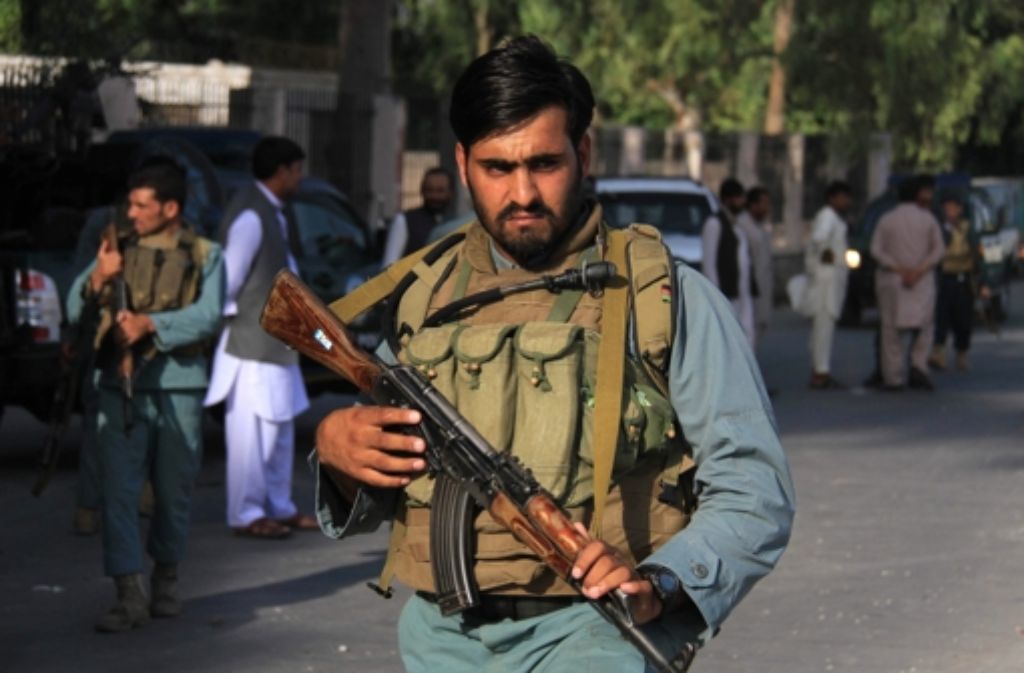 Anschlag in Kabul: Mehrere Verletzte durch Autobombe am ...