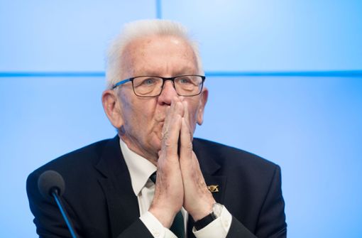 Baden-Württembergs grüner Ministerpräsident  Winfried Kretschmann könnte sich unter bestimmten Umständen einen Rückzieher vom Atomausstieg vorstellen. Foto: dpa/Marijan Murat