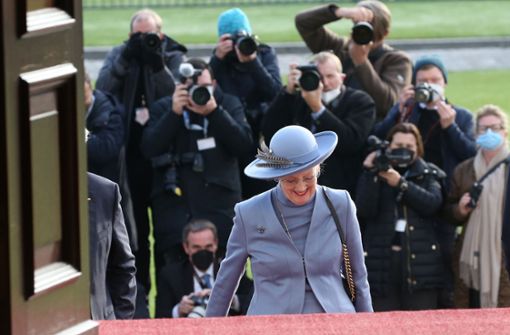 Alle Objektive sind auf Königin Margrethe von Dänemark gerichtet. Foto: dpa/Wolfgang Kumm