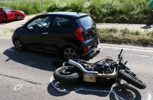 Ein schwerer Motorradunfall hat sich am Montag in der Nähe von Bietigheim-Bissingen ereignet. Foto: KS-Images / Karsten Schmalz
