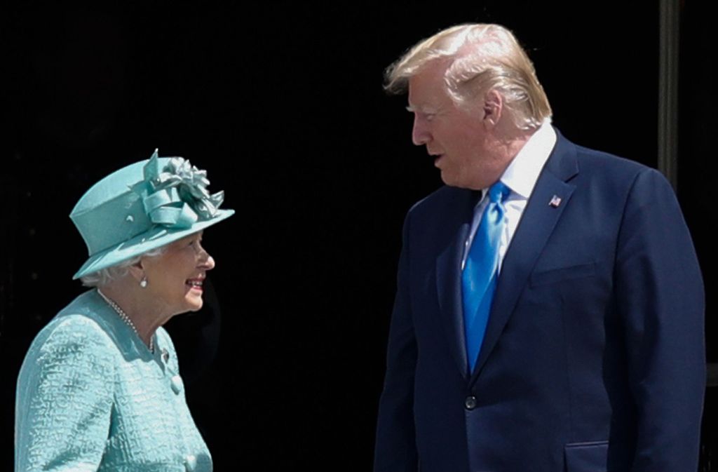 US-Präsident Donald Trump konnte Queen Elizabeth beim Auftakt seines Besuchs durchaus ein Lächeln entlocken.
