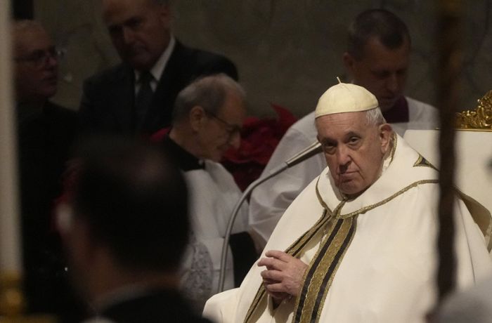 Christmette im Petersdom: Papst predigt zu Weihnachten gegen Resignation und Verzweiflung