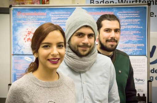 Sie wollen anderen jungen Menschen mit Migrationshintergrund Mut machen: Bilge Ercan, Mirkan Taniz und Ali Erdi Atlikan(von links) Foto: Lichtgut/Achim Zweygarth