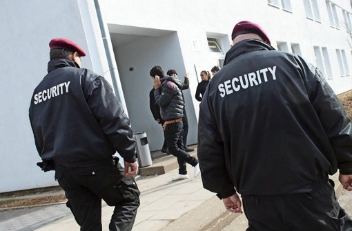 Das Integrationsministerium erwägt eine strengere Kontrolle von Sicherheitsdiensten Foto: dpa
