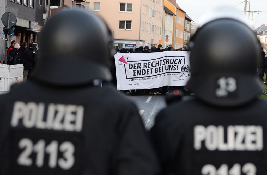 Die Polizei rechnet mit 10 000 bis 12 000 Demonstranten. Foto: dpa/Swen Pförtner