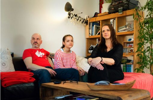 Die Wohnungssuche ist für sie eine große Sorge: Jürgen und Claudia Zimmermann mit der Tochter Louisa. Foto: Lichtgut/Max Kovalenko