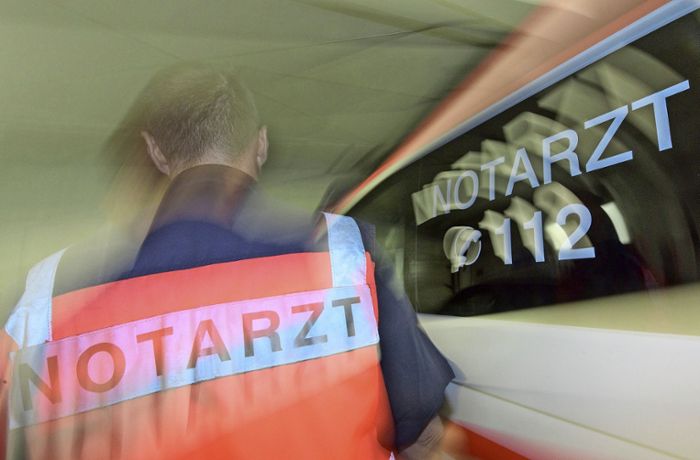 Stuttgart-Mühlhausen: Seniorin stürzt in Stadtbahn und wird schwer verletzt