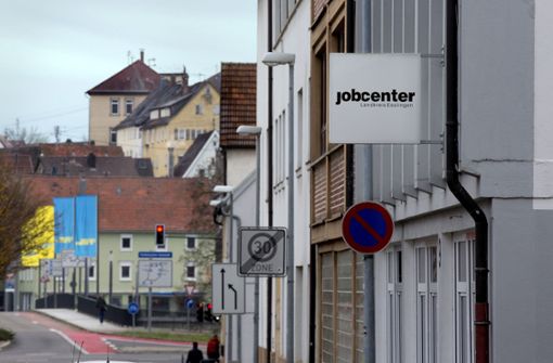 Eine Gewalttat im  Jobcenter Nürtingen  ist  glimpflich ausgegangen. Foto: Horst Rudel