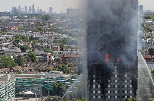 Der Brand des Grenfell Towers in London hält die Bürger in Atem. Foto: AFP