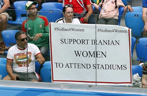 Die Fans treten bei der WM 2018 für die Rechte der iranischen Frauen ein. Foto: AP