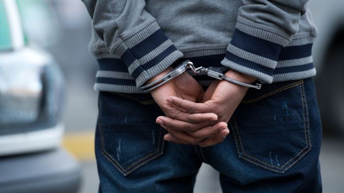 Polizei nimmt bewaffnete Rauschgifthändler fest