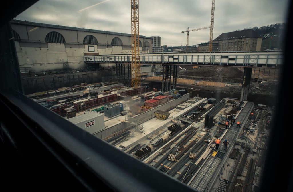 Die Baustelle am Hauptbahnhof wird die Stadt nun länger belasten. Foto: Lichtgut/Max Kovalenko