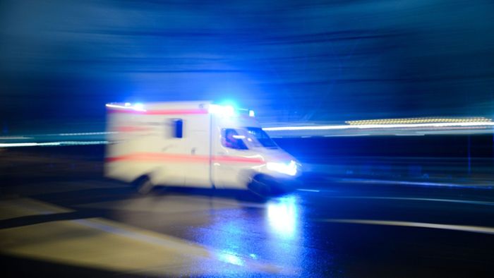 Unfall im Bodenseekreis: Rettungswagen stößt im Einsatz mit Auto zusammen - vier Verletzte