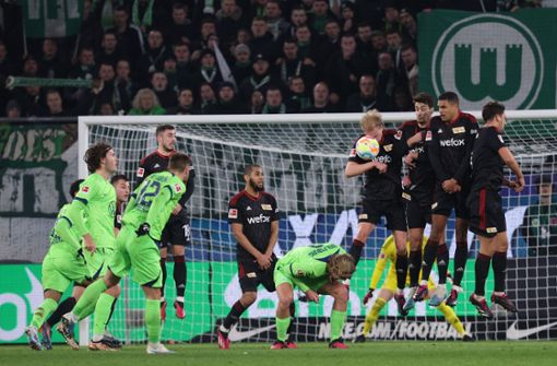 Union Berlin und der VfL Wolfsburg trennen sich am Sonntagabend mit einem Remis. Foto: AFP/RONNY HARTMANN