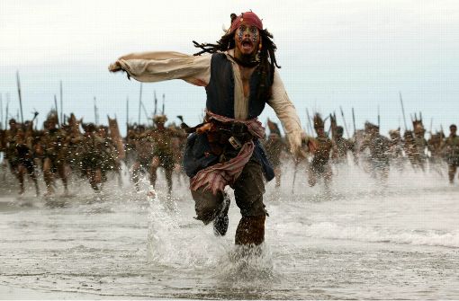 Ein Poet unter den Piraten: Captain Jack Sparrow (Johnny Depp) ist mal wieder auf der Flucht Foto: Verleih/Disney Enterprises