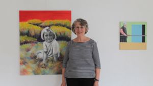 In ihrer Kindheit war Hanni Serway oft traurig, ihren 70. Geburtstag feiert sie mit einer Ausstellung und vielen Freunden. Foto: Sabine Schwieder