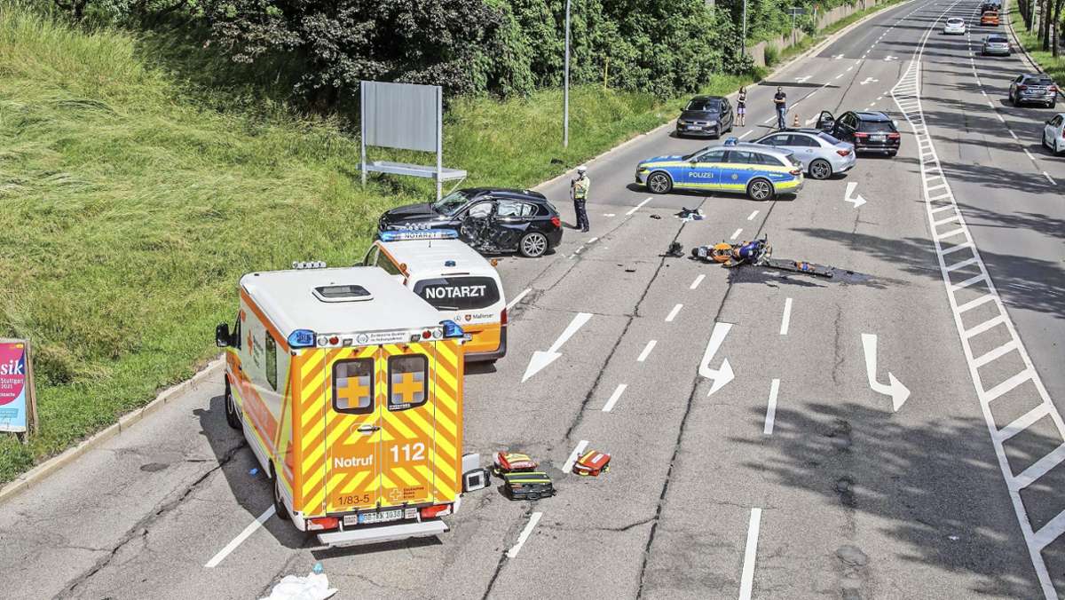 Auf der Mahdentalstraße in Sindelfingen: 56-jähriger Kradfahrer verunglückt tödlich