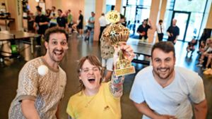 Den Turniersiegern winkt ein glänzender Wanderpokal. Foto: Lichtgut/Ferdinando Iannone