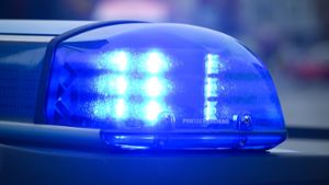 Die Polizei bittet um Hinweise zu einer Unfallflucht in Kirchheim unter Teck. Foto: dpa/Symbolbild