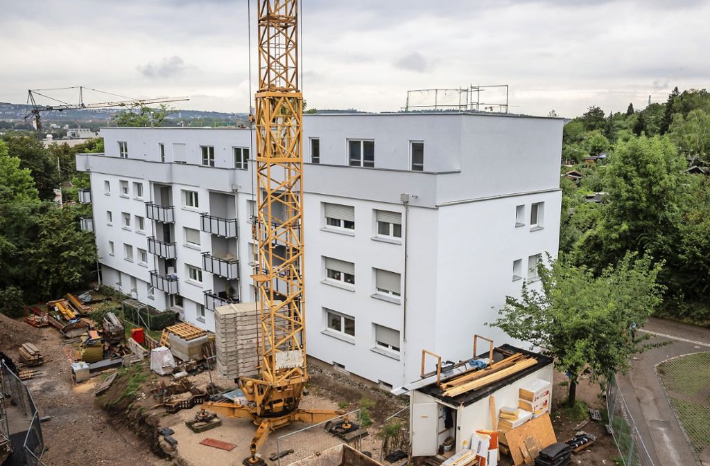 Aus alt mach neu: Für neun Millionen Euro saniert Vonovia in Untertürkheim fünf Wohnblöcke und stockt sie zudem auf.