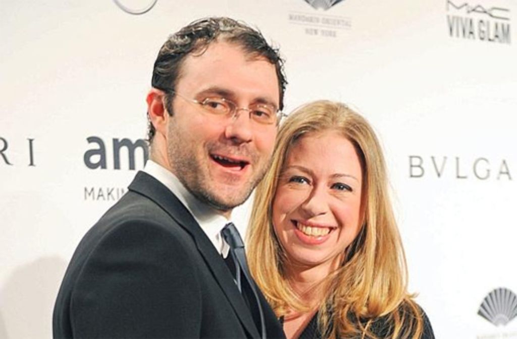 Chelsea Clinton und ihr Mann Marc Mezvinsky freuen sich über Nachwuchs. Die 34-Jährige hat Tochter Charlotte zur Welt gebracht. Foto: dpa