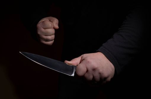 Der Angeklagte soll  die  Mutter mit einem  Messer mit einer Klingenlänge von knapp 20 Zentimetern verletzt  haben. Foto: imago images/Ulrich Roth