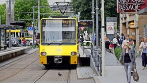 Für die Niederflur- und die Stadtbahn (links und Mitte) gibt es bereits Untersuchungen für die Strecke Remseck-Markgröningen. Berechnungen für einen Schnellbus (rechts) liegen noch nicht vor. Foto: afp, factum, NTA