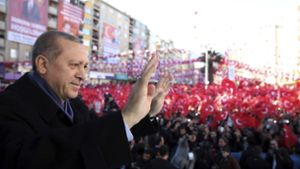 Die Türken entscheiden am 16. April in einem Referendum über das Präsidialsystem. Abstimmen dürfen auch 1,4 Millionen Türken in Deutschland. Foto: Presidency Press Service
