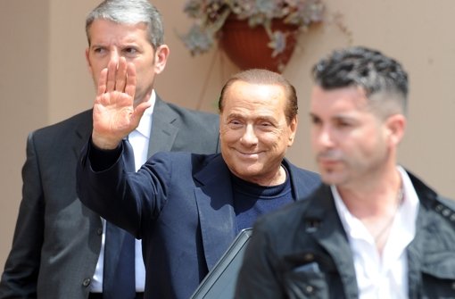 Schwer beeindruckt: Silvio Berlusconi nach seinem ersten Arbeitstag im Seniorenheim. Foto: Getty Images Europe