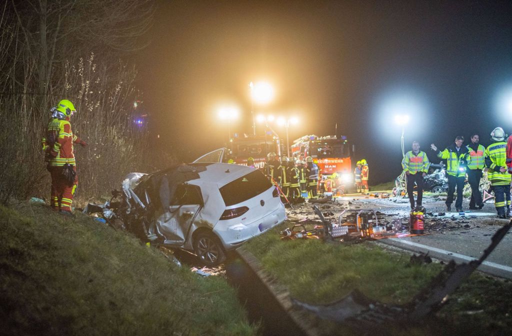 Der Unfall ereignete sich gegen 20.45 Uhr auf der Bundesstraße 313 zwischen Grafenberg und Großbettlingen.