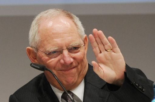 Bundesfinanzminister Wolfgang Schäuble (CDU) nimmt am Samstag in der Schwabenhalle in Fellbach an der Landesvertreterversammlung der CDU Baden-Württemberg teil. Foto: dpa