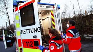 Die Sanitäter des Deutschen Rotes Kreuzes Esslingen-Nürtingen sind rund um die Uhr im Einsatz. Foto: Ines Rudel