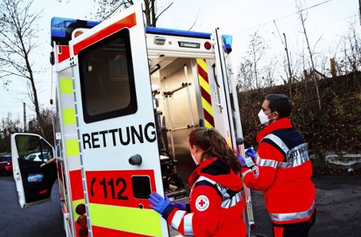 Die Sanitäter des Deutschen Rotes Kreuzes Esslingen-Nürtingen sind rund um die Uhr im Einsatz. Foto: Ines Rudel