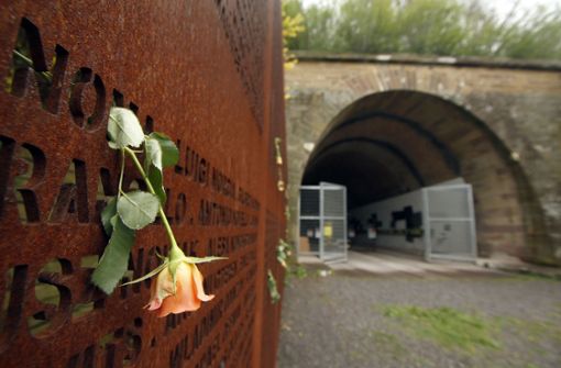 Die Namenswand an der KZ-Gedenkstätte am alten Engelbergtunnel  Leonberg Foto:  