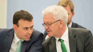 Loben sich: Finanzminister Nils Schmid und Ministerpräsident Winfried Kretschmann (rechts). Foto: dpa