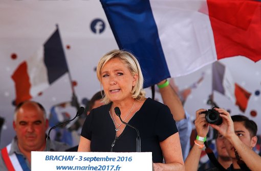 Die Parteichefin des Front National, Marine Le Pen, gratulierte am Sonntag den „Patrioten der AfD“, die bei der Landtagswahl in Mecklenburg-Vorpommern zweitstärkste Kraft wurden. Foto: AFP