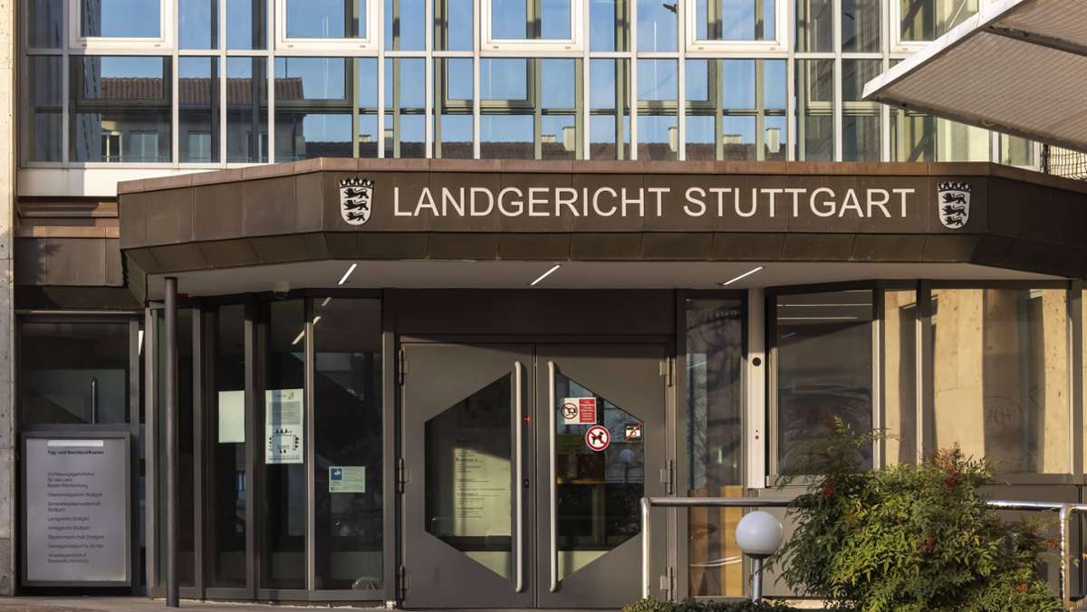 Landgericht Stuttgart: Nach tödlicher Messerattacke: Täter muss in Psychiatrie
