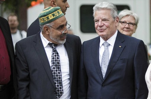 Joachim Gauck mit Imam Abdallah Hajjir beim muslimischen Fastenbrechen. Foto: Getty Images Europe