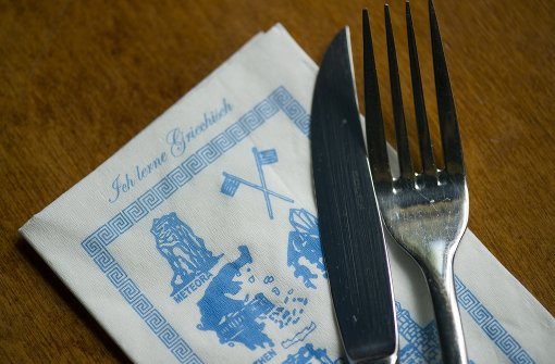 Im Restaurant Taverna Ecke Reinsburg- und Rötestraße in Stuttgart werden seit August nicht mehr portugiesische, sondern griechische Speisen gereicht. Foto: dpa