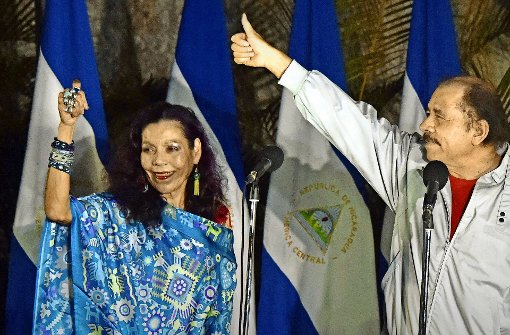 Daniel Ortega mit seiner Frau Rosario Murillo , die sich immer stärker in den Vordergrund schiebt. Foto: AFP